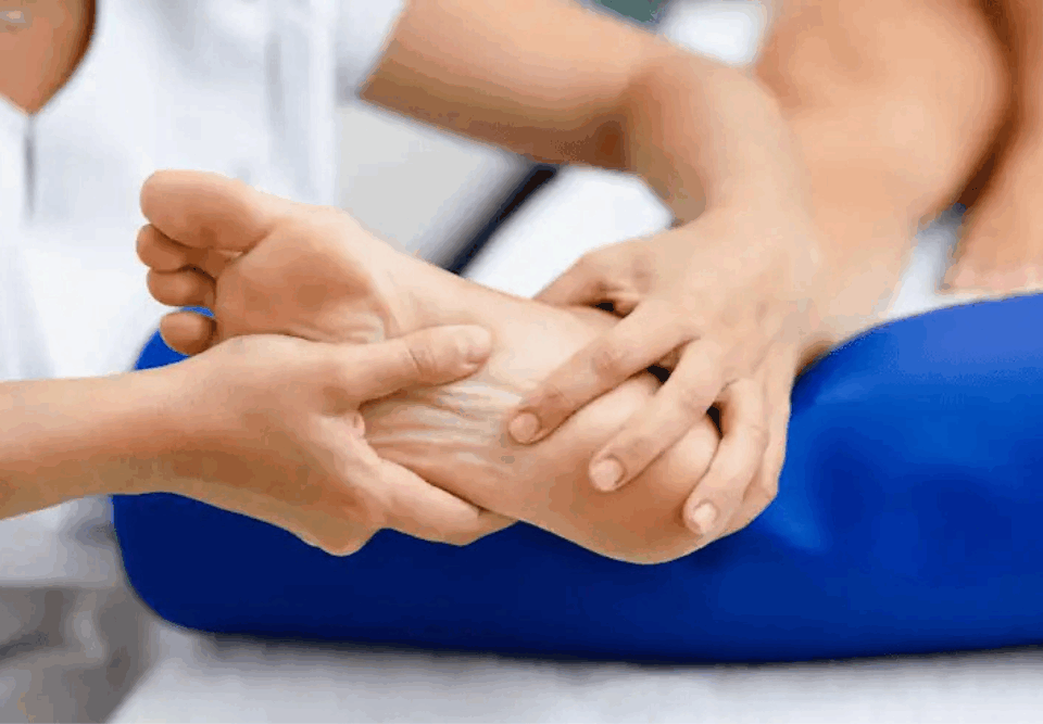 Chiropractic adjustment at Restore Wellness Center Scottsdale