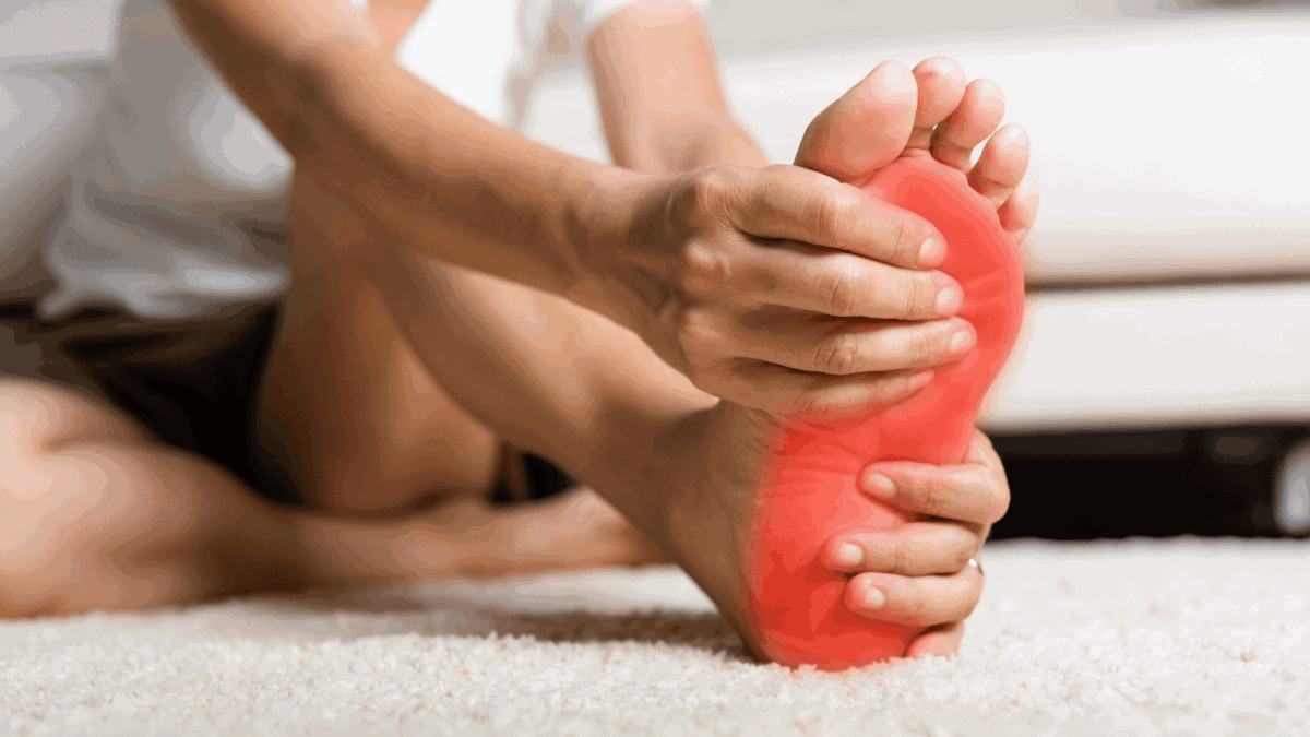 symptoms of neuropathy in feet